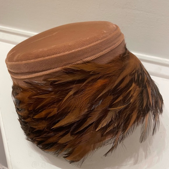 Vintage velvet and feather Cloche hat - Picture 2 of 7